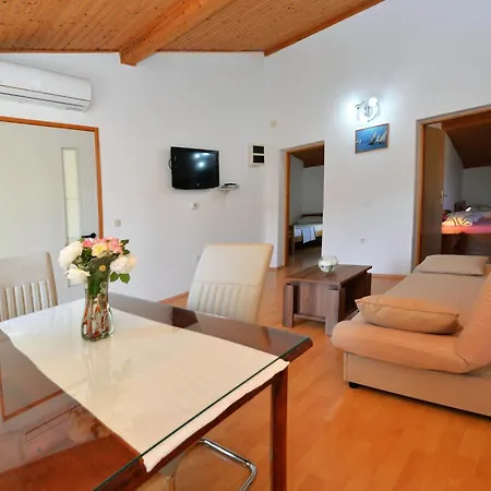 Apartments Goranka Murter Exterior photo