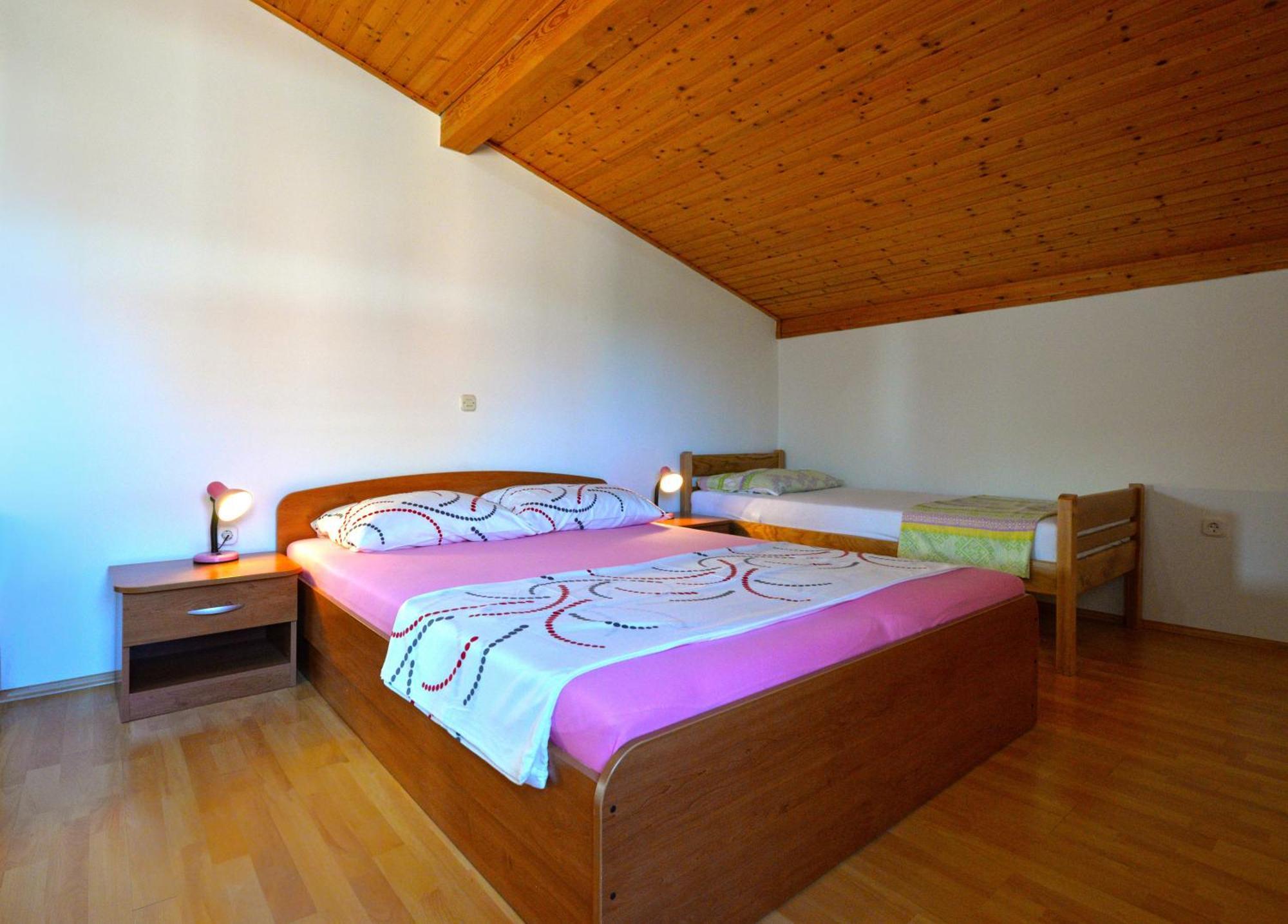 Apartment Goranka Murter